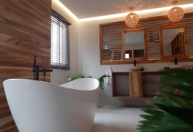 هتل Camino Palmero Coveñas