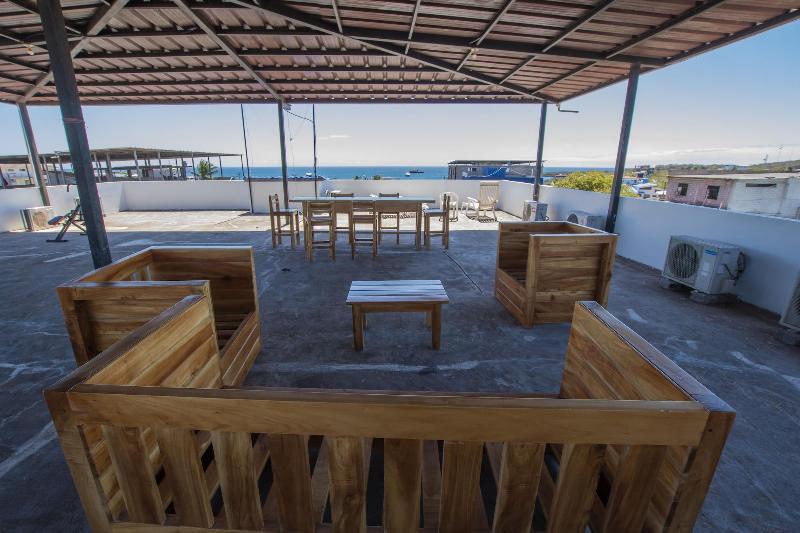 پانسیون Hostal Tongo Reef