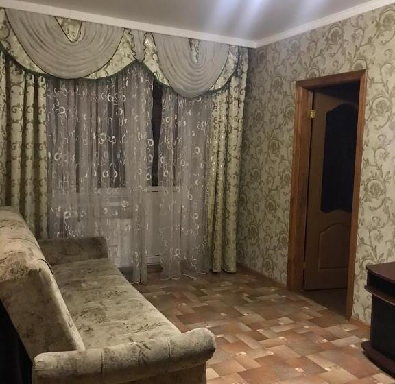 펜션 Shevchenka Guest House от 600гр 1 2 3к квартири 096 55 48 111 біля академії