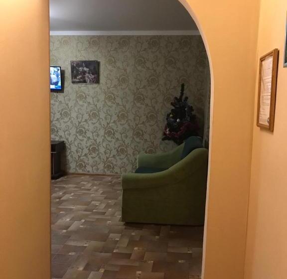 펜션 Shevchenka Guest House от 600гр 1 2 3к квартири 096 55 48 111 біля академії