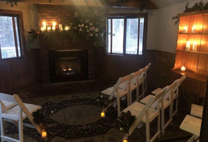 הוסטל The Inn At Weathersfield