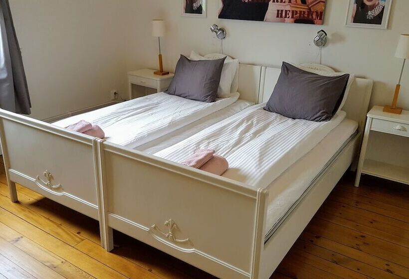تختخواب و صبحانه Hagbackensgård Bed&breakfast