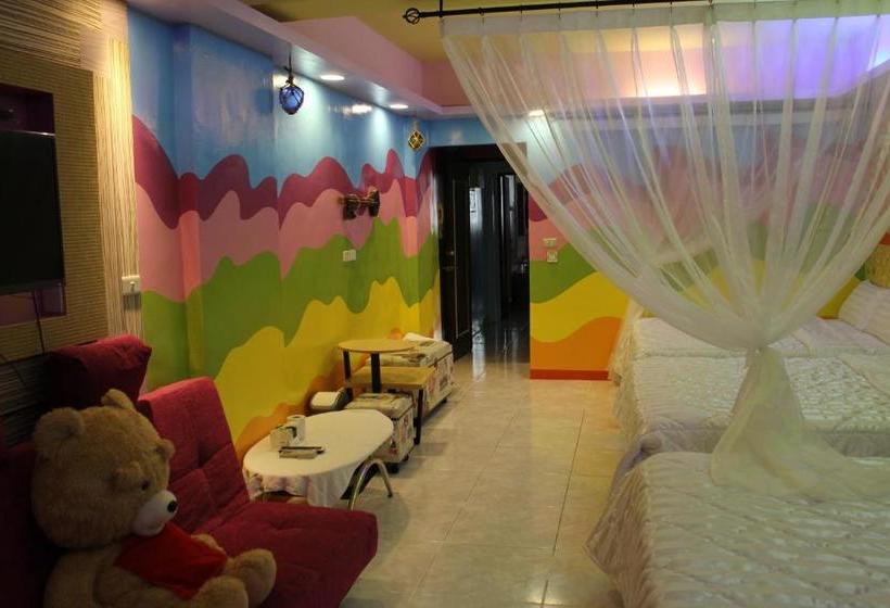 تختخواب و صبحانه Hi Young Castle