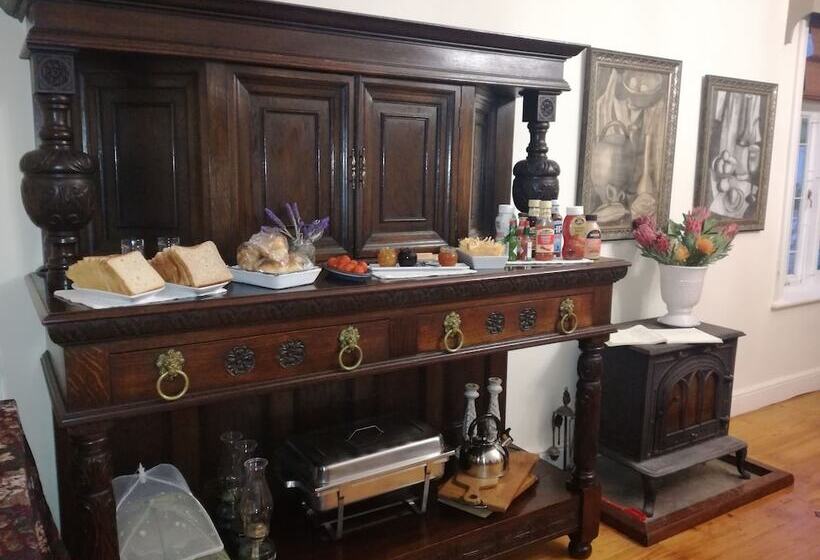 פנסיון 6 On Kloof Guest House