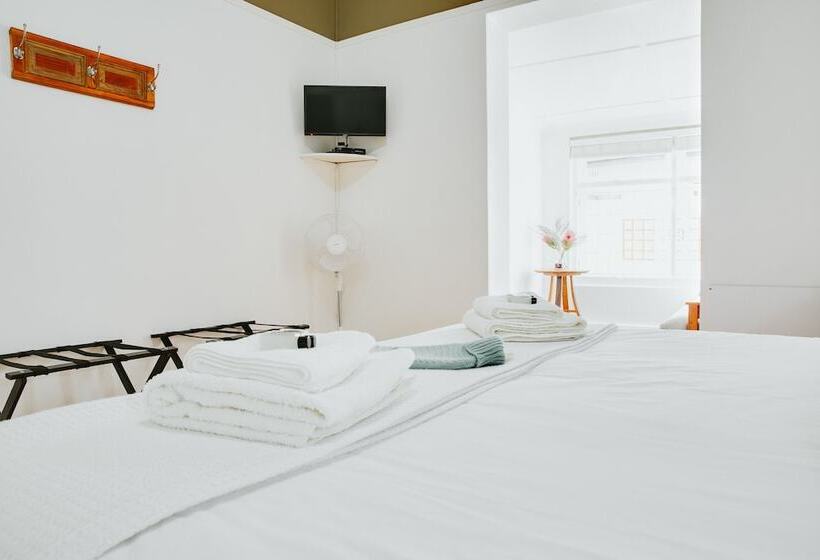פנסיון 6 On Kloof Guest House