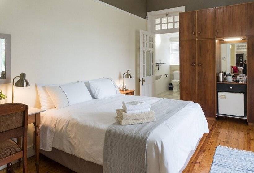 פנסיון 6 On Kloof Guest House