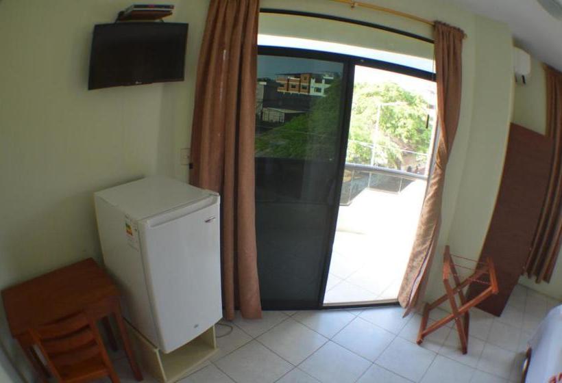 پانسیون Hostal Andry