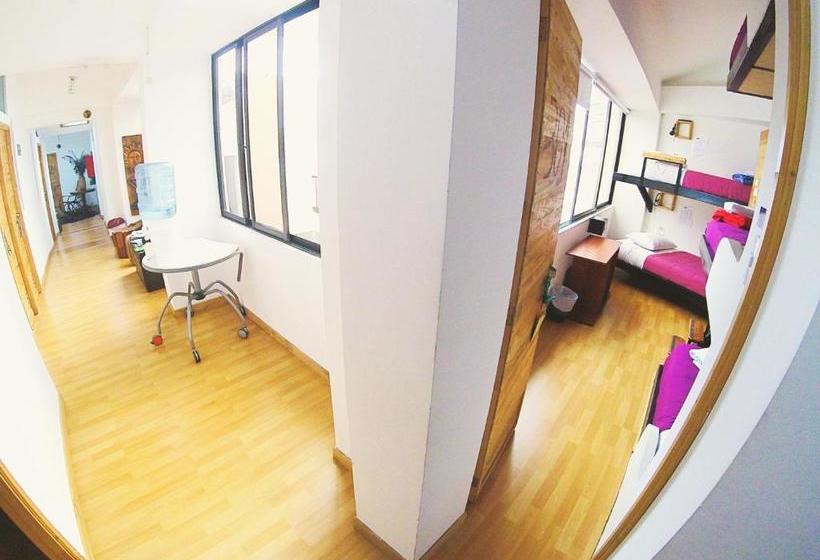 پانسیون Hostal De La 57