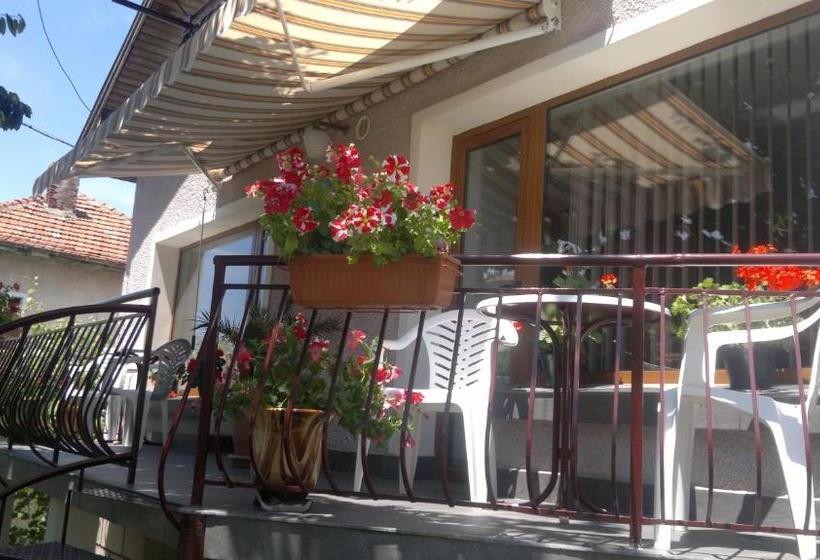 Pensão Kyurkchievi Guest House