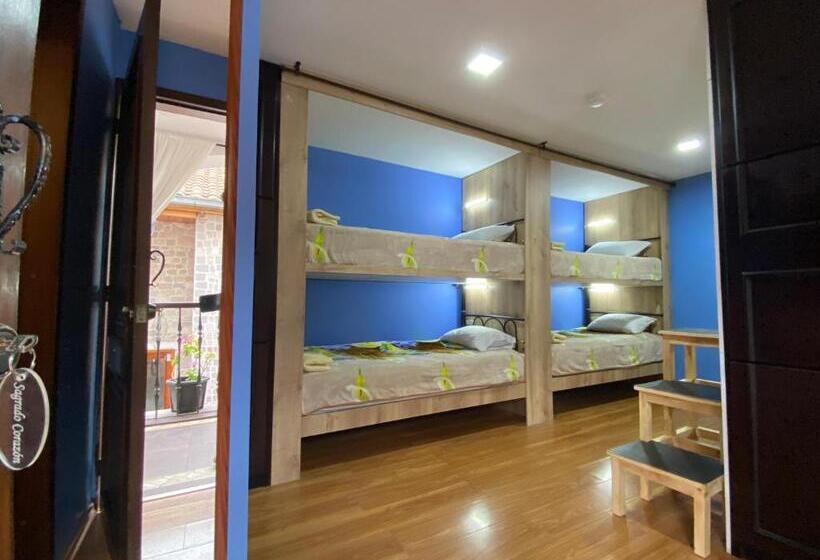 پانسیون Latacunga Hostel