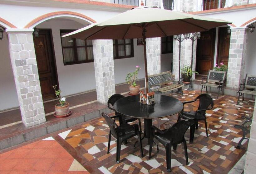 پانسیون Latacunga Hostel