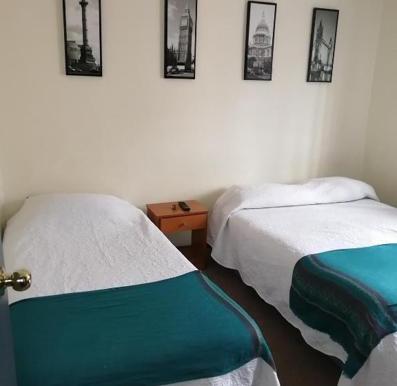 ペンション Hostal Vicmar