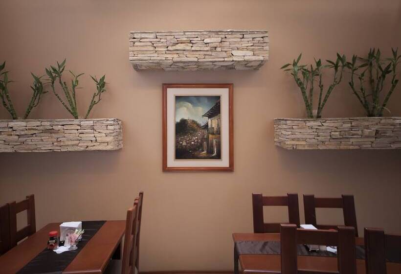 بنسيون Villa Emilia Hostal