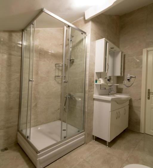 Büyükada Apart Hotel   Karadağ Apart