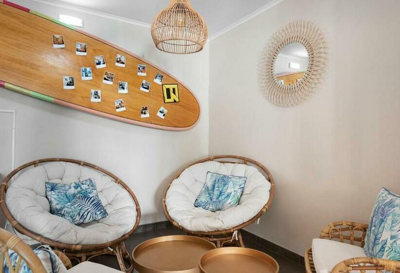 هتل The Blue Bamboo  Duna Parque Group