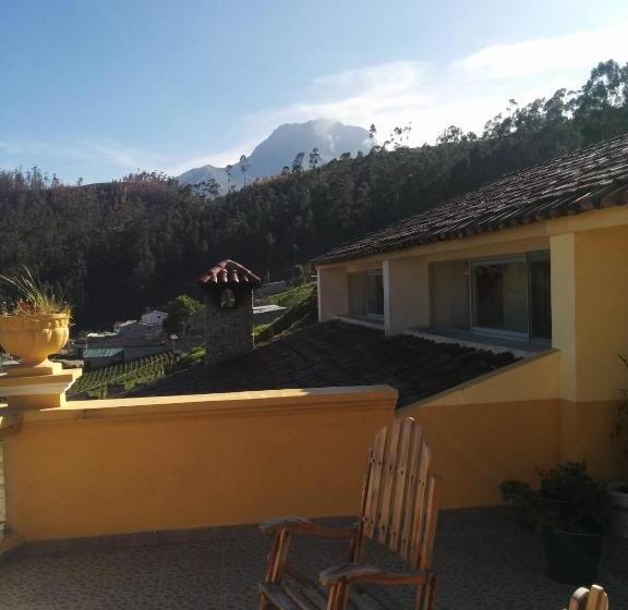 پانسیون Hostal Curiñan