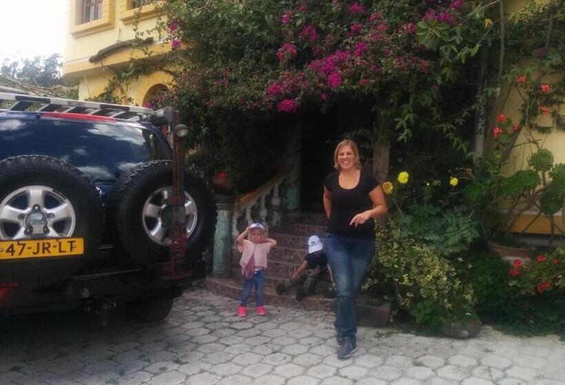 پانسیون Hostal Curiñan