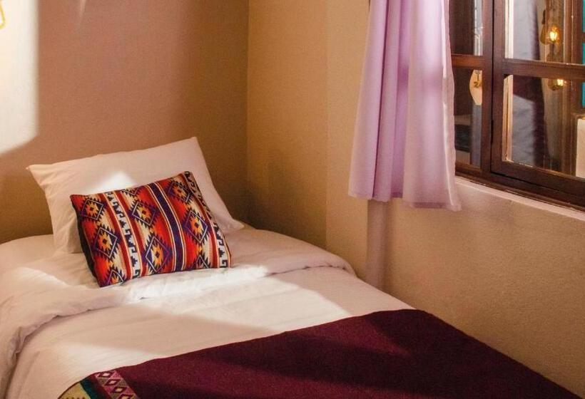 پانسیون Hostal Restaurant La Cigale