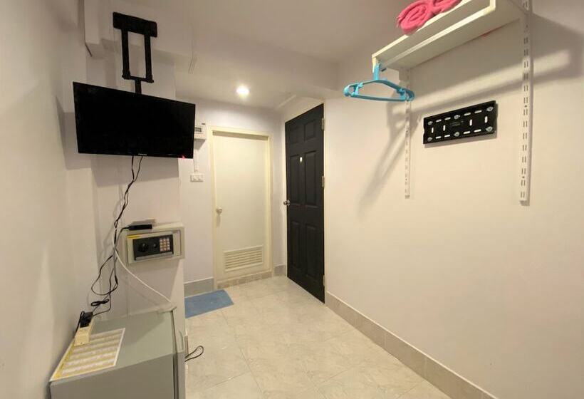 پانسیون Som Guesthouse
