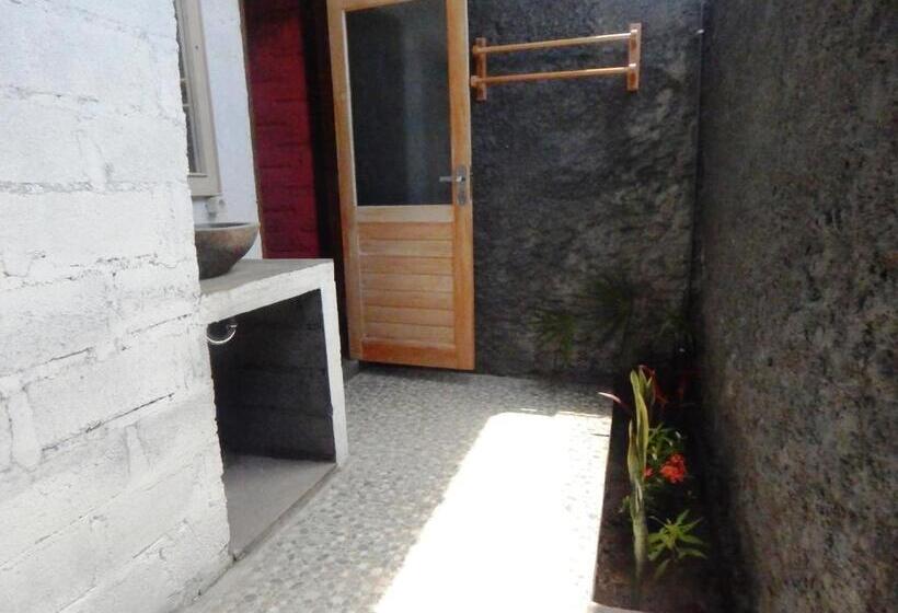 ペンション Sudi Guest House