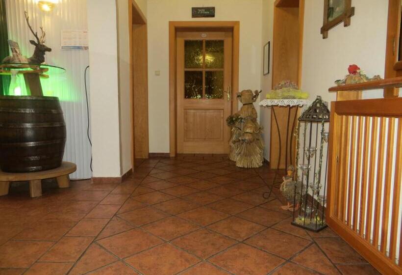 فندق صغير Garni Haus Jagerwirt