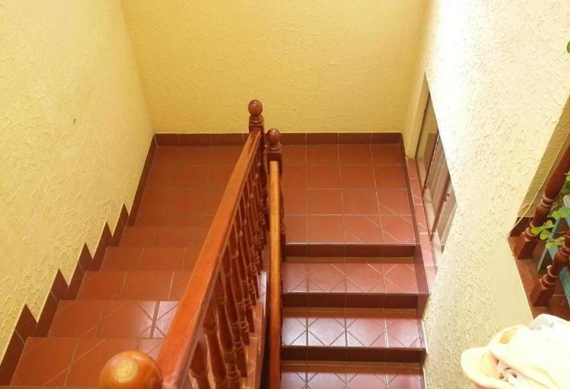 هاستل Hostal Las Balsas