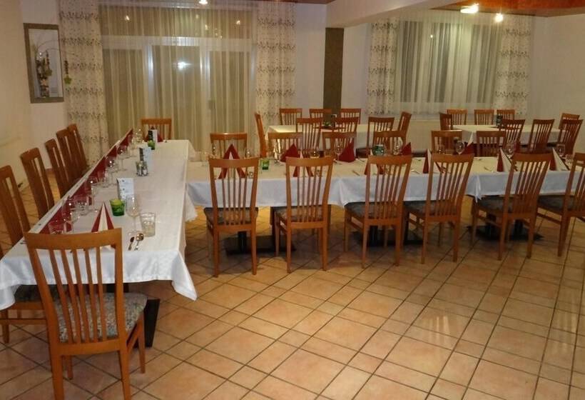 ユースホステル Swirtshaus M&n