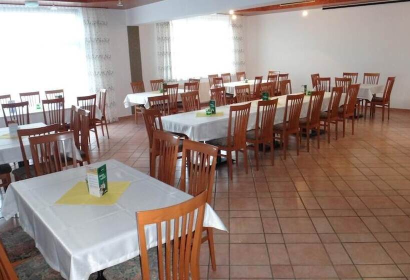 ユースホステル Swirtshaus M&n