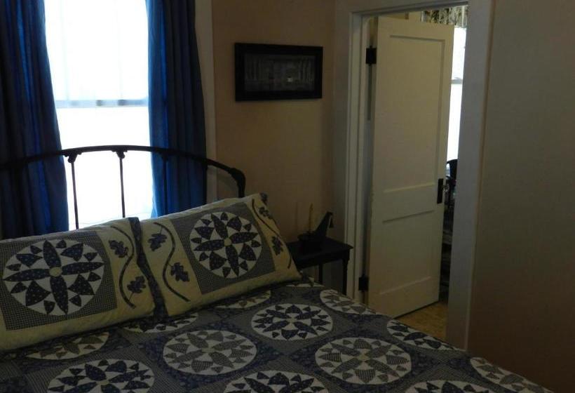 פנסיון Helming Guest House
