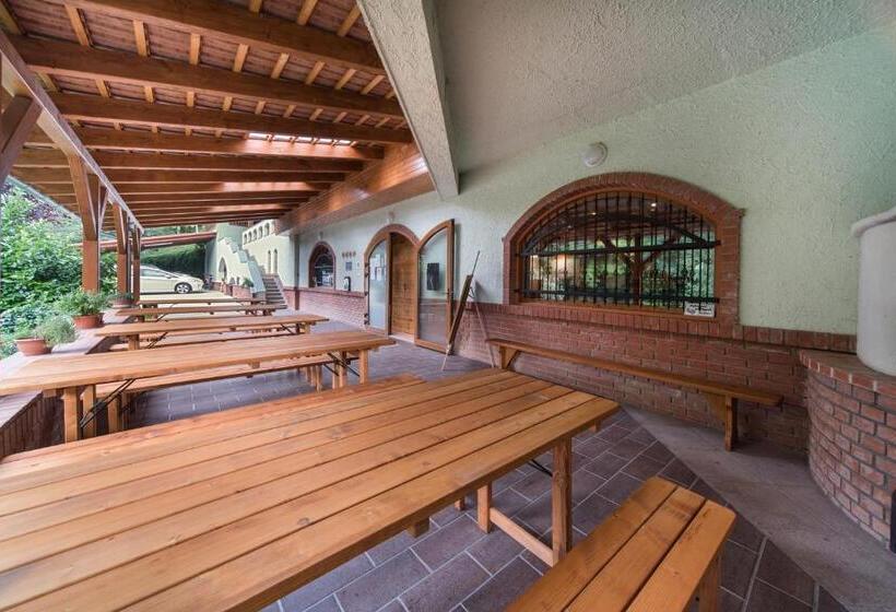 بنسيون Hetényi Apartmanház és Birtok