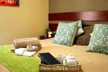 پانسیون Honey Bee Guesthouse