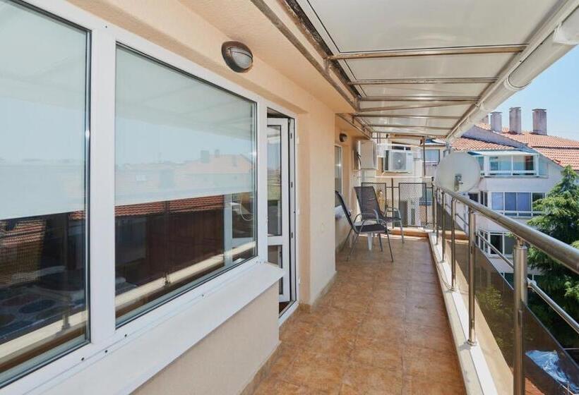 پانسیون Mavrova Guest House