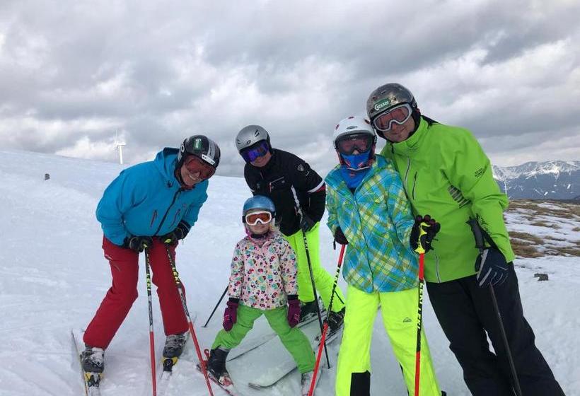 ユースホステル Gasthof Zum Mohrn