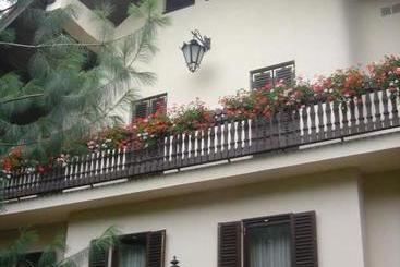 پانسیون éllő Residence