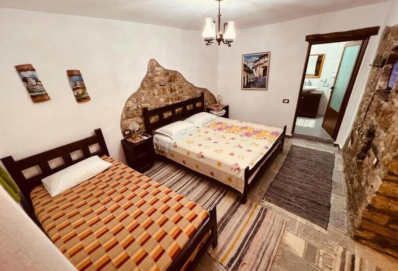 پانسیون Kris Guesthouse