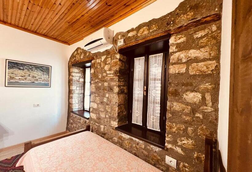 پانسیون Kris Guesthouse