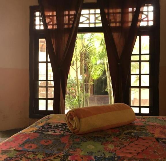 پانسیون Matahari Inn