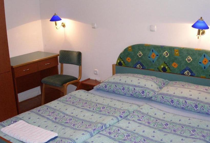 ペンション Rooms Cipot