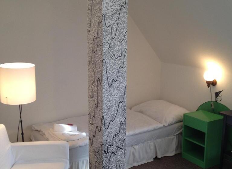 Pension Alfa & Whisky Pub