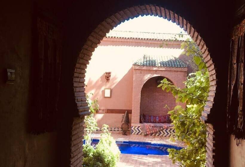 پانسیون Le Sauvage Noble