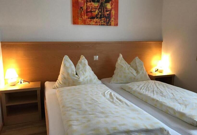 ホテル Vogelhubergut   Familie Scherleithner