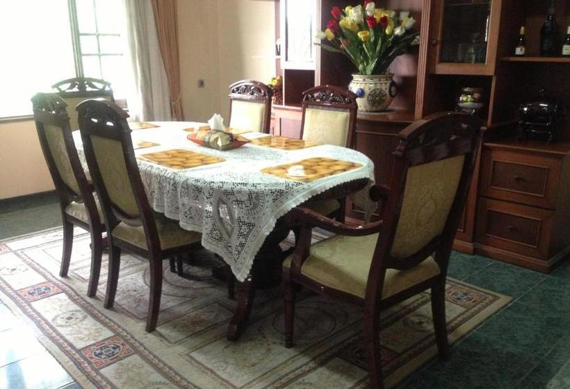 פנסיון Cempaka Mas