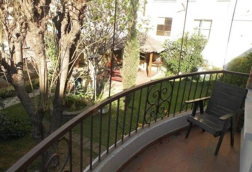 پانسیون El Jardin Suites And Guest House