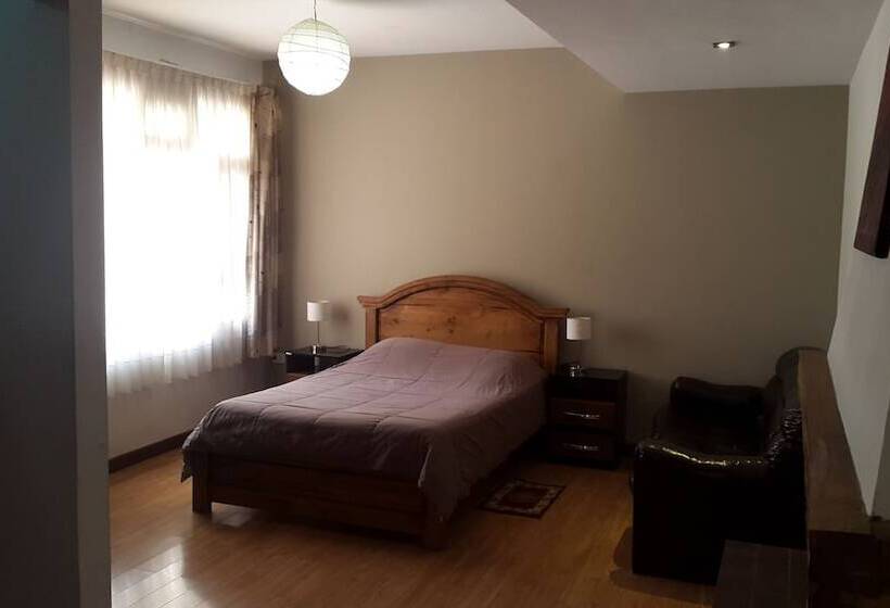 پانسیون El Jardin Suites And Guest House