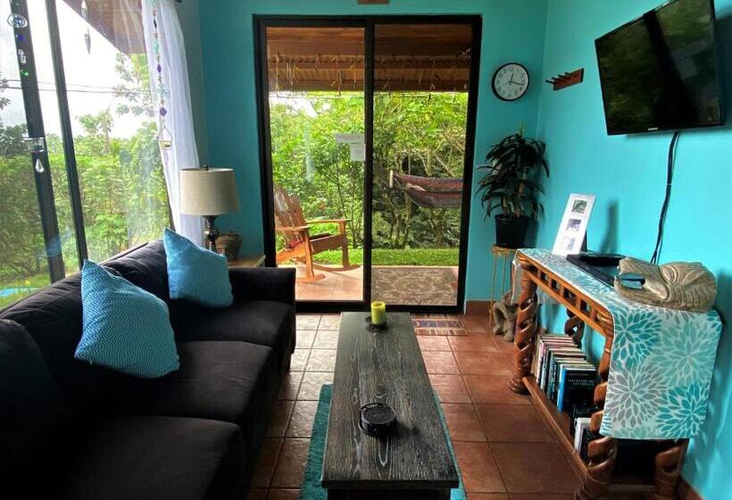 پانسیون Encantada Guest House