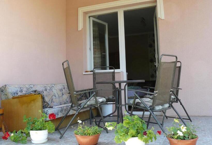 פנסיון Hejő Apartman