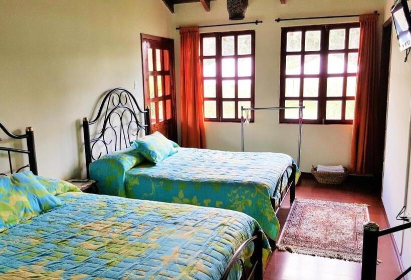 هاستل Hosteria San Carlos Tababela