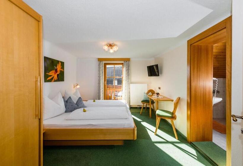 בית מלון כפרי Linharterhof