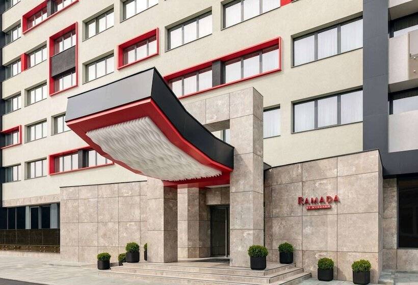 هتل Ramada By Wyndham Ramnicu Valcea