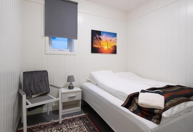 פנסיון Kristina Apartment & Alma House